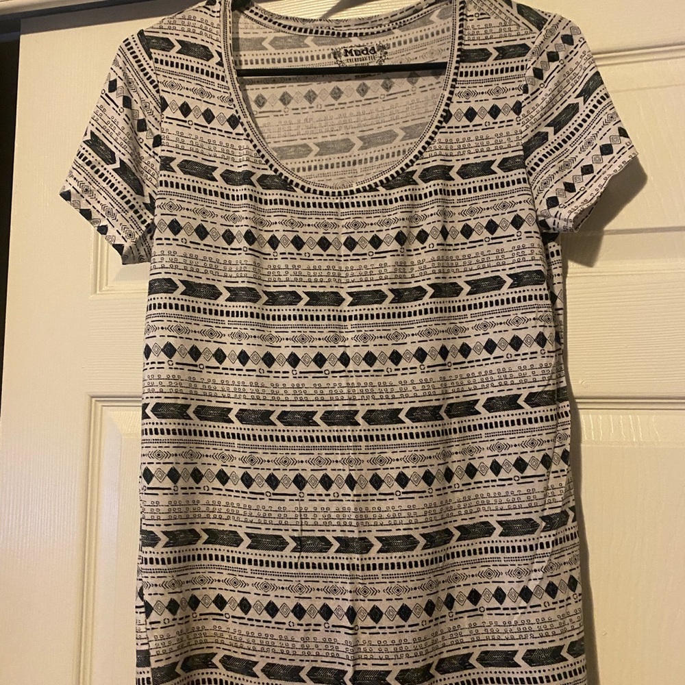 Mudd Black and White Short Sleeve T-Shirt